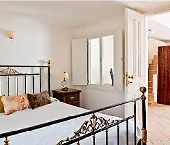 Mirabo Luxury Fira (Santorini)
